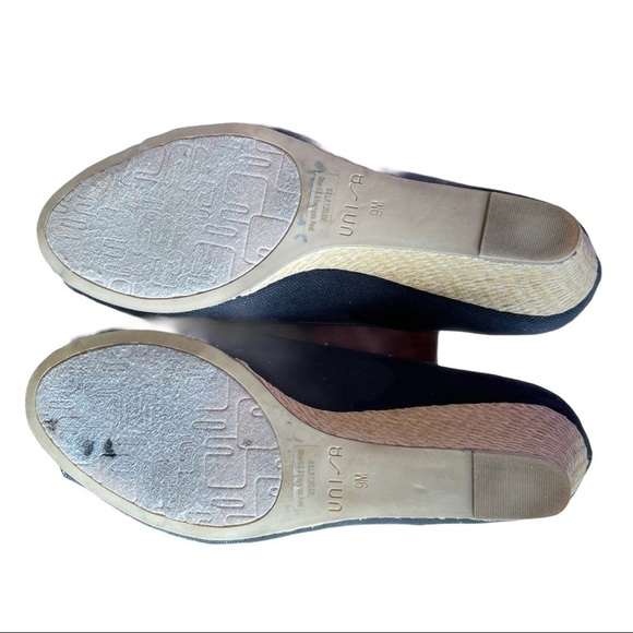 Unisa Black Canvas Wedges w Floret Detail - Picture 4 of 5